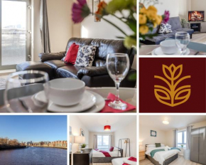 Waterfront Quayside Apartment with secure parking & lift, Ideal for Mobility Users
